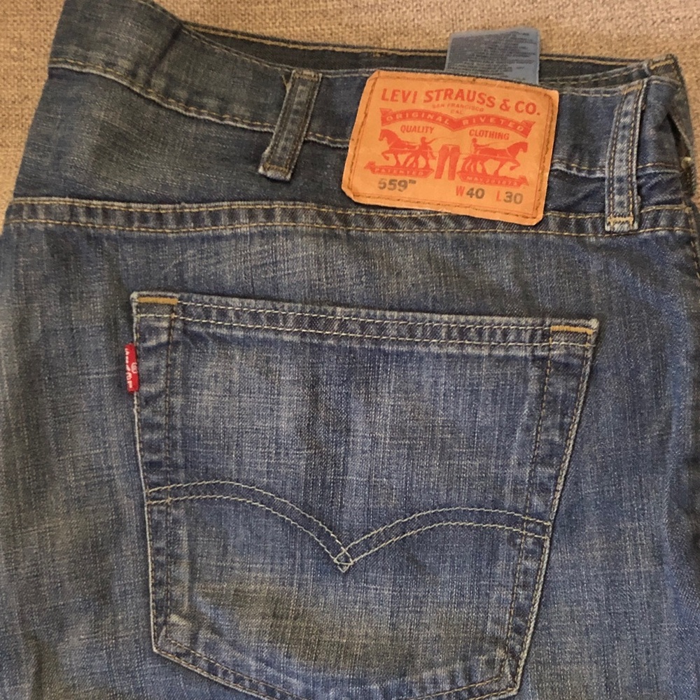 Levi's Classic Blue Jeans with Red Tag